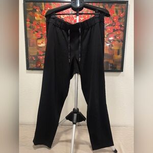 Lululemon Ladies Black On The fly Crop Pants